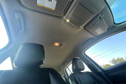 Used 2014 Nissan Leaf SL w/ Premium Package image 17