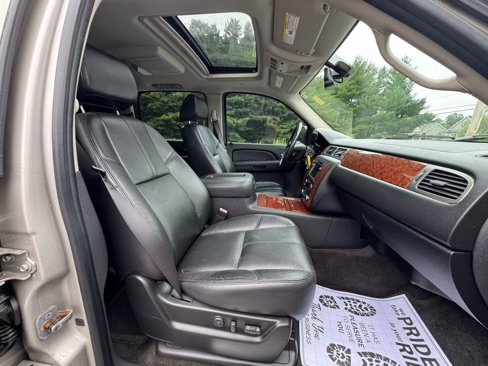 Used 2007 Chevrolet Suburban LTZ w/ LTZ Preferred Equipment Group image 18