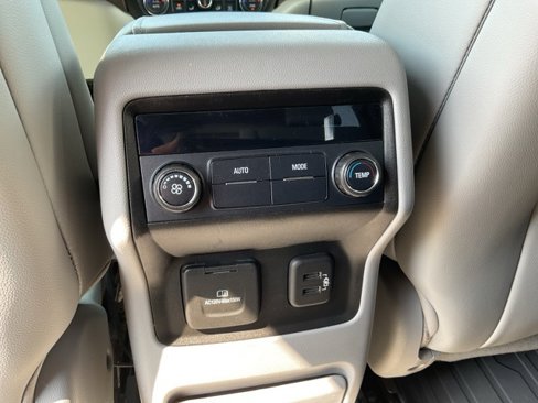 Used 2019 GMC Acadia SLT image 24
