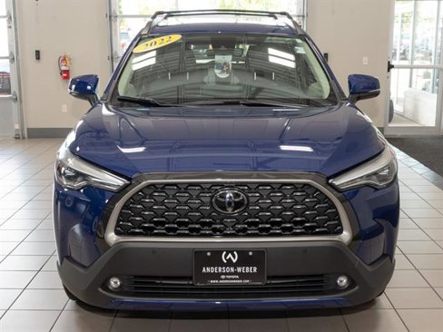 Used 2022 Toyota Corolla Cross XLE image 3