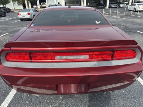 Used 2014 Dodge Challenger SXT image 5