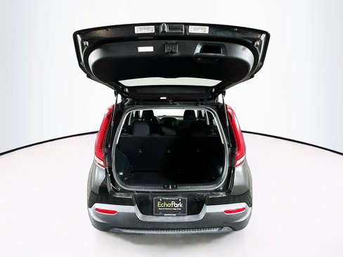 Used 2022 Kia Soul LX image 26