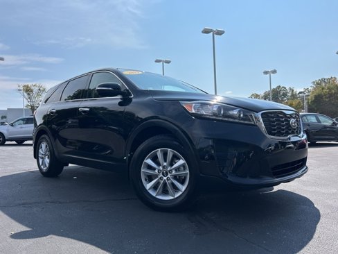 Used 2019 Kia Sorento LX image 3