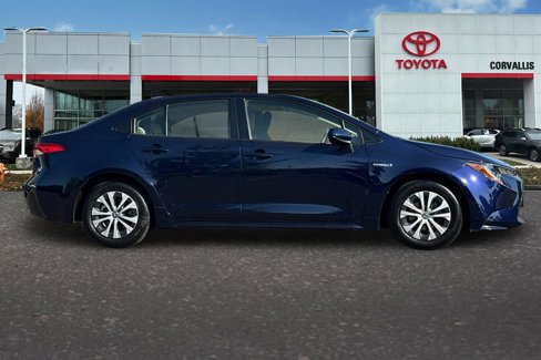 Used 2021 Toyota Corolla LE image 3