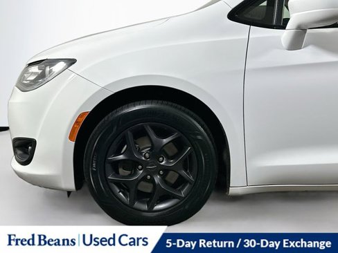 Used 2020 Chrysler Pacifica Touring w/ S Appearance Package image 33