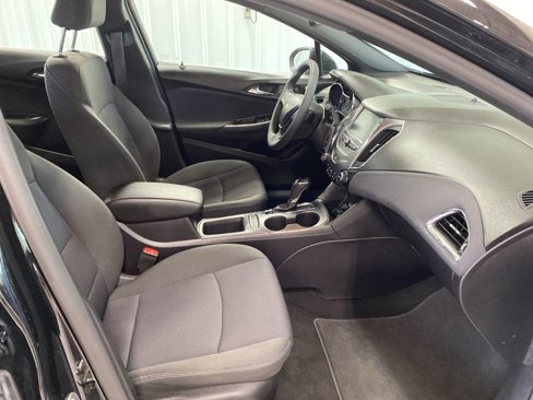 Used 2017 Chevrolet Cruze LT w/ Convenience Package image 20