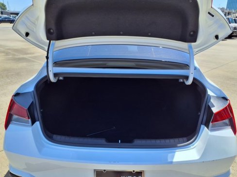 Used 2021 Hyundai Elantra SEL image 24