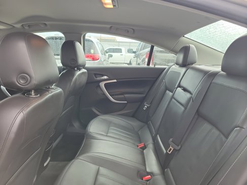 Used 2017 Buick Regal Sport Touring image 12