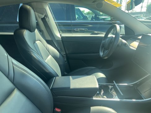 Used 2020 Tesla Model Y Long Range image 3