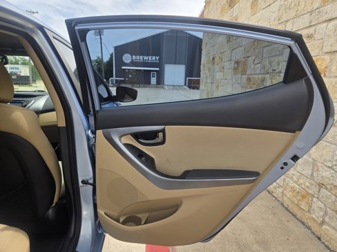 Used 2013 Hyundai Elantra GLS w/ Preferred Pkg image 10