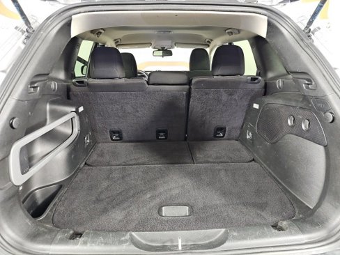 Used 2017 Jeep Cherokee Latitude w/ Cold Weather Group image 25