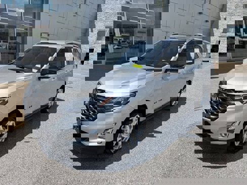 Certified 2021 Chevrolet Equinox LT image 1