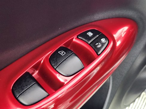 Used 2011 Nissan Juke SL w/ Sport Pkg image 18