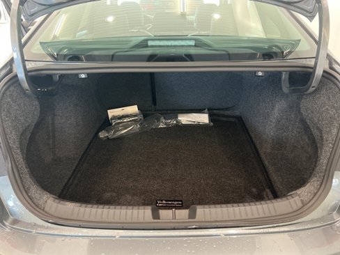Used 2025 Volkswagen Jetta SE image 17