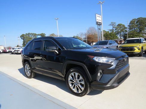 Used 2021 Toyota RAV4 XLE Premium image 7