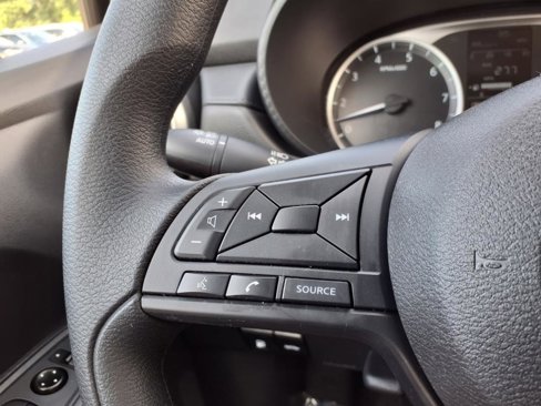 Used 2025 Nissan Versa S w/ Trunk Package image 10