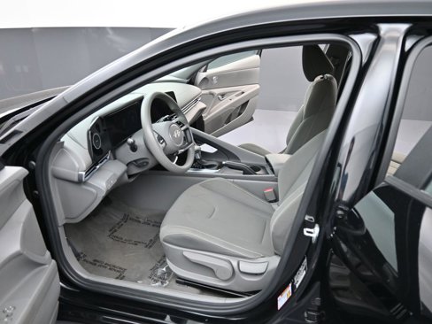 Certified 2024 Hyundai Elantra SEL image 12