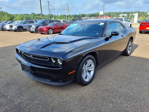 Used 2023 Dodge Challenger SXT image 7