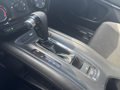 Used 2019 Honda HR-V LX image 19