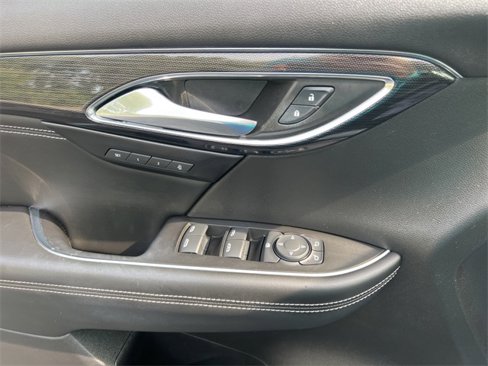 Used 2023 Buick Envision Essence image 10