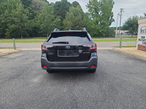 Used 2023 Subaru Outback Premium image 5