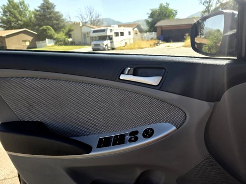 Used 2014 Hyundai Accent GLS image 8