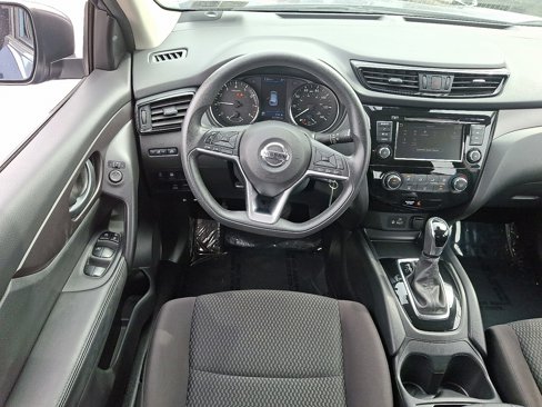 Used 2020 Nissan Rogue Sport S image 12