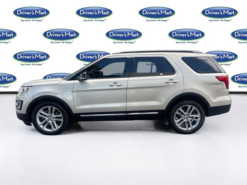 Used 2017 Ford Explorer XLT w/ Equipment Group 202A image 5