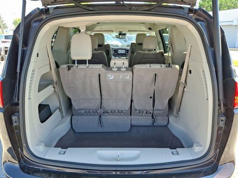 Used 2019 Chrysler Pacifica Touring-L Plus w/ Advanced Safetytec Group image 29