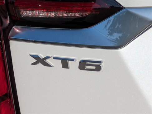 Used 2022 Cadillac XT6 Premium Luxury image 10