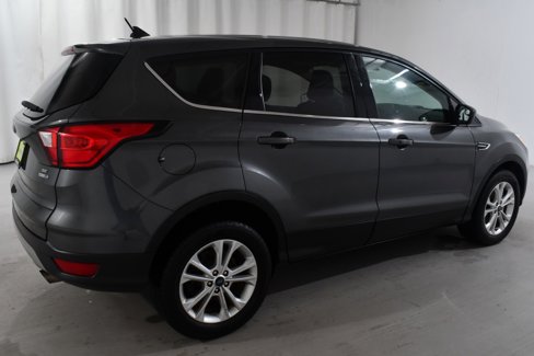 Used 2019 Ford Escape SE image 11