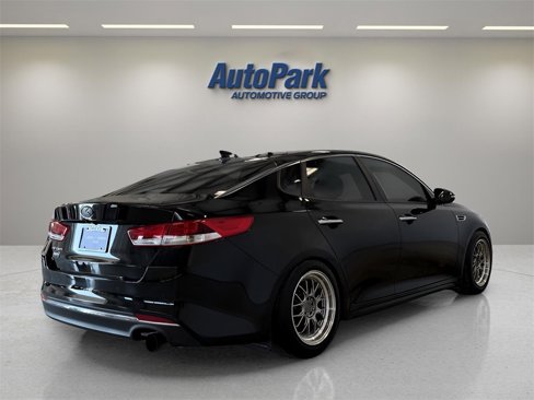 Used 2018 Kia Optima LX w/ 17" Alloy Wheels Package image 7