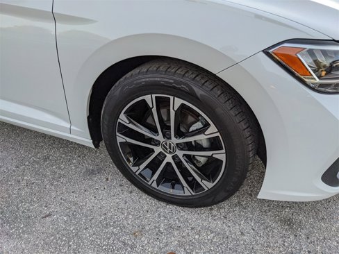 Certified 2023 Volkswagen Jetta Sport image 7