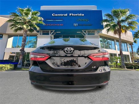 Used 2024 Toyota Camry LE image 6