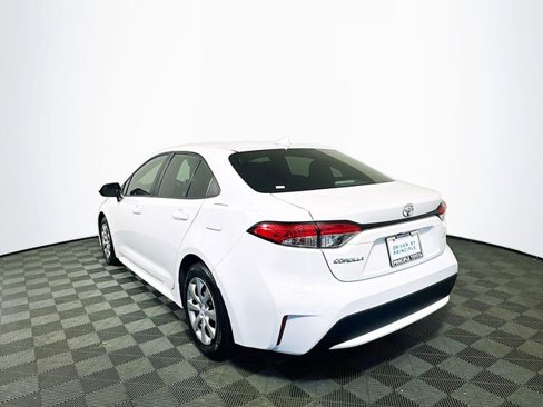 Used 2020 Toyota Corolla LE image 6