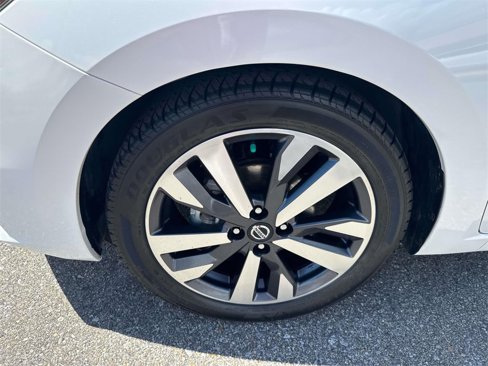 Used 2020 Nissan Versa SR w/ Electronics Package image 4