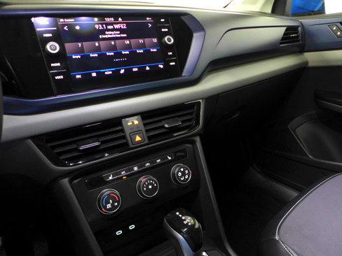 Used 2022 Volkswagen Taos SE w/ Panoramic Sunroof Package image 20