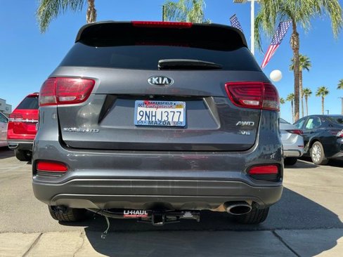 Used 2019 Kia Sorento LX image 9
