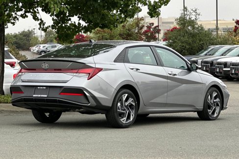 New 2025 Hyundai Elantra Sport image 4