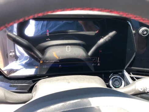 New 2025 Chevrolet Trax RS w/ Sunroof Package image 18