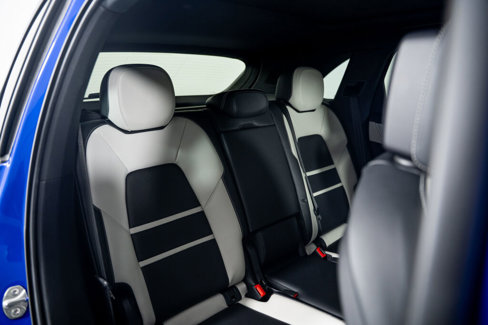 Used 2024 Porsche Cayenne E-Hybrid image 33