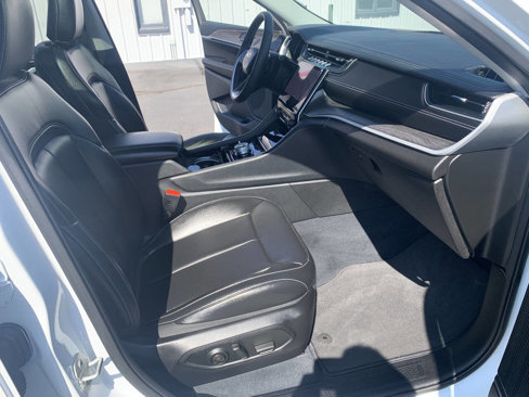 Used 2023 Jeep Grand Cherokee L Limited w/ Luxury Tech Group II image 31