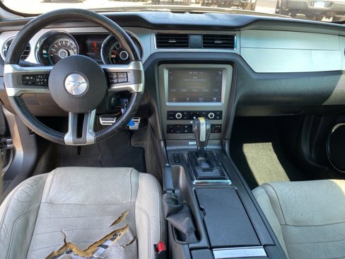 Used 2013 Ford Mustang Premium image 4