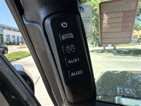 Used 2021 Jeep Gladiator Overland image 30