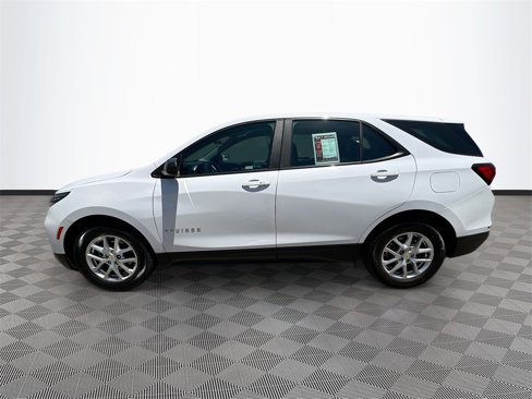 Used 2023 Chevrolet Equinox LS image 4