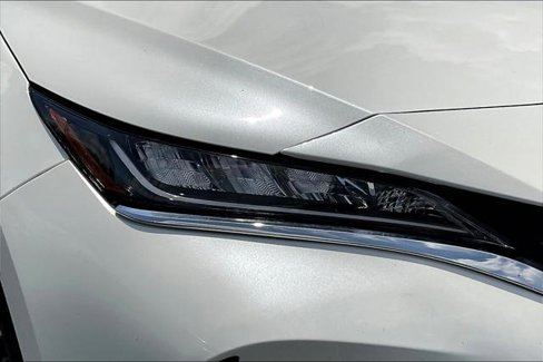 Used 2021 Toyota Venza LE w/ Carpet Mat Package (TMS) image 28