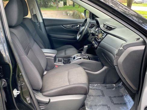 Used 2017 Nissan Rogue SV w/ Midnight Edition Package image 32