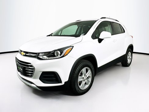 Used 2022 Chevrolet Trax LT w/ Driver Confidence Package image 3