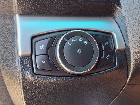 Used 2017 Ford Explorer XLT image 23
