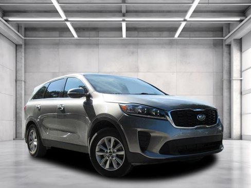Used 2019 Kia Sorento LX image 1